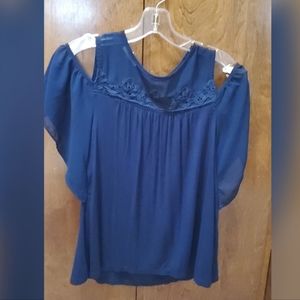 Maurices top size small open shoulder